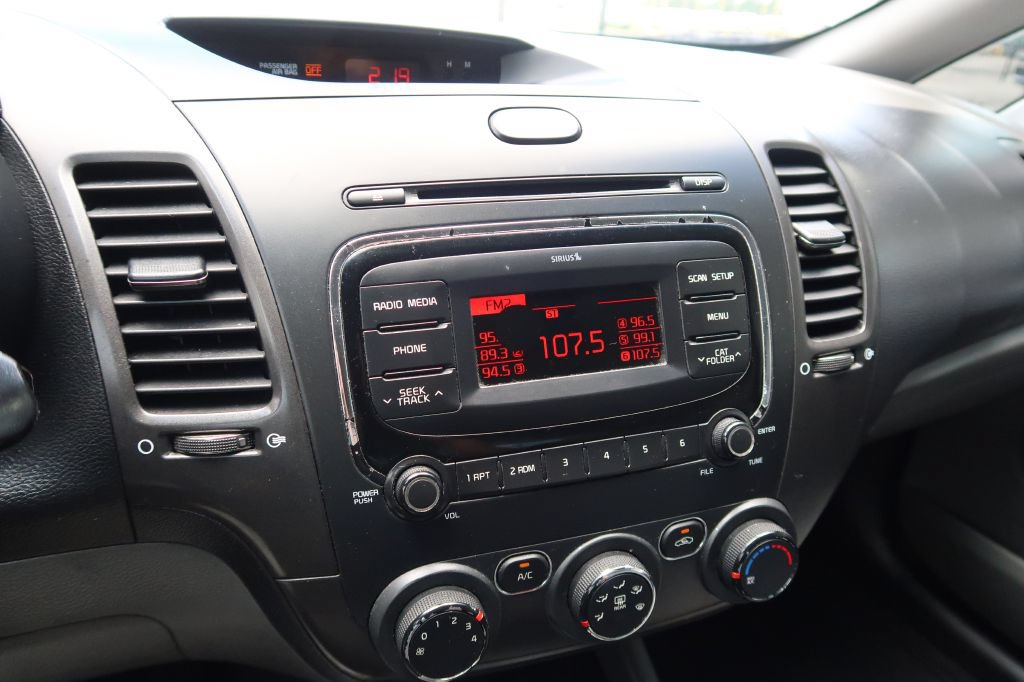 Used 2017 Kia Forte LX FWD image 13