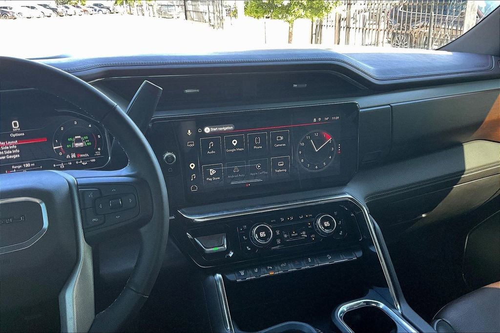 Used 2024 GMC Sierra 2500 Denali w/ Technology Package image 9