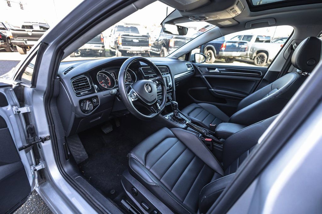 Used 2017 Volkswagen Golf SEL image 19