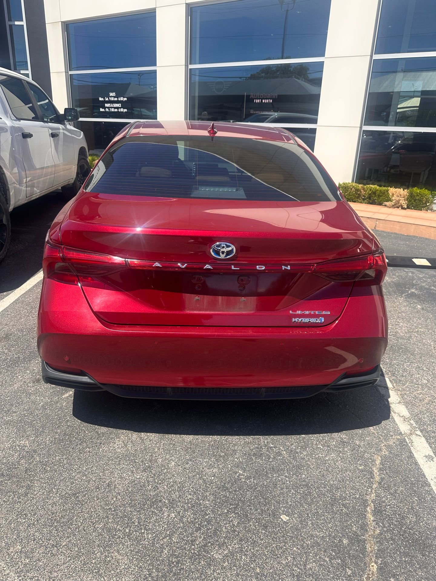 Used 2019 Toyota Avalon Limited w/ Advanced Safety Package image 5