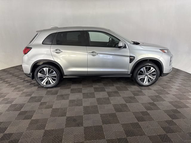 Used 2023 Mitsubishi Outlander Sport SE AWD/4WD image 4