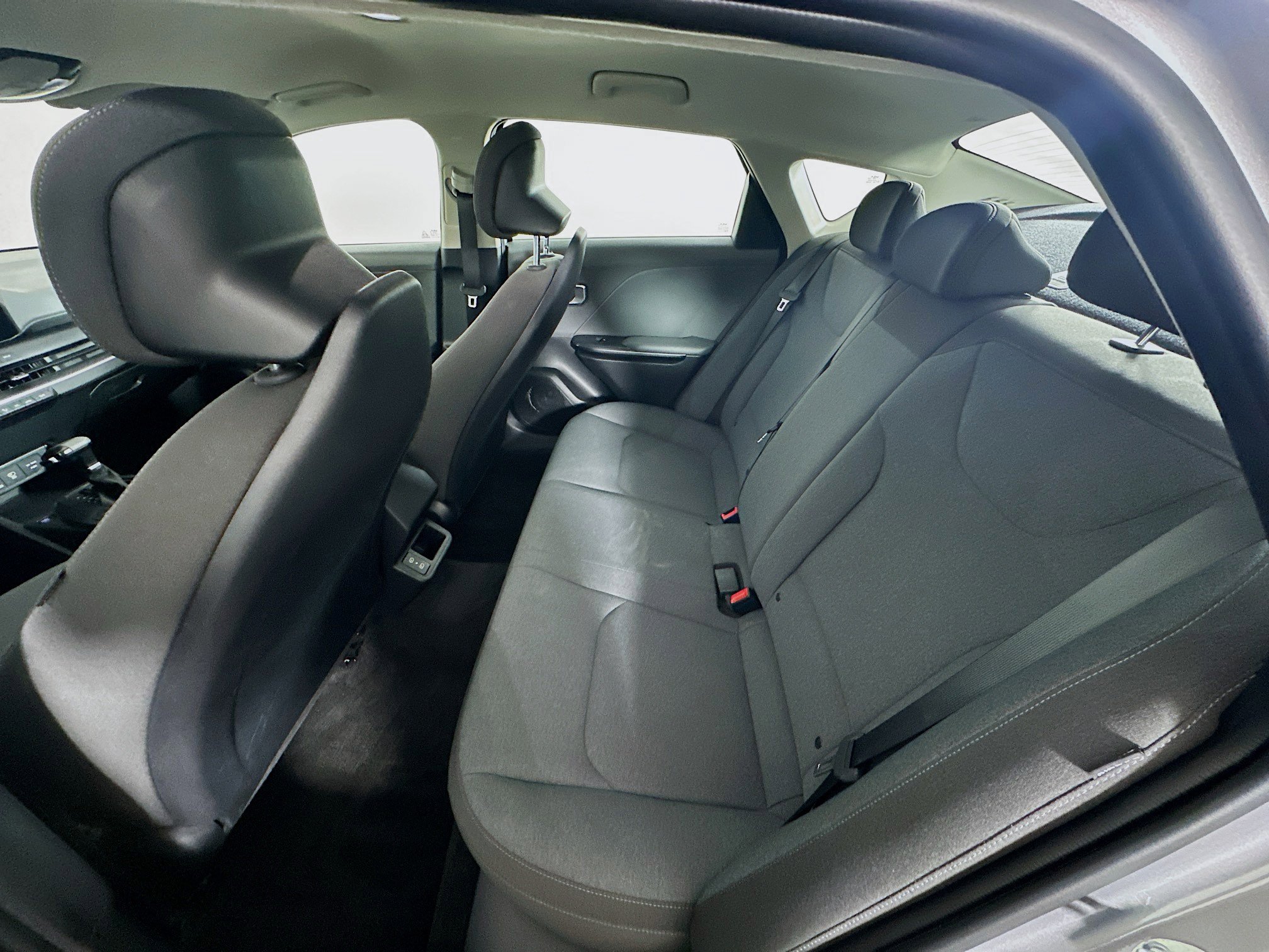 Used 2025 Kia K4 LXS image 27