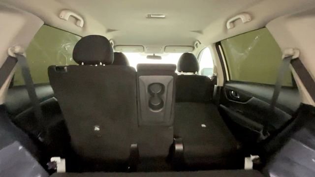 Used 2020 Nissan Rogue S FWD image 13