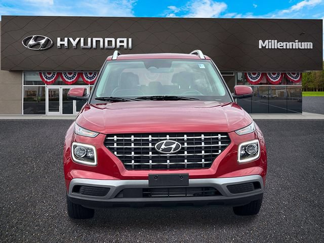 Certified 2023 Hyundai Venue Limited w/ Cargo Package FWD image 2