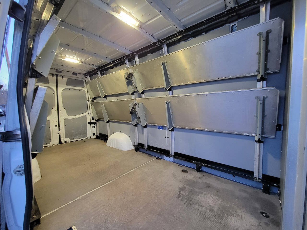 Used 2016 Mercedes-Benz Sprinter 2500 image 16