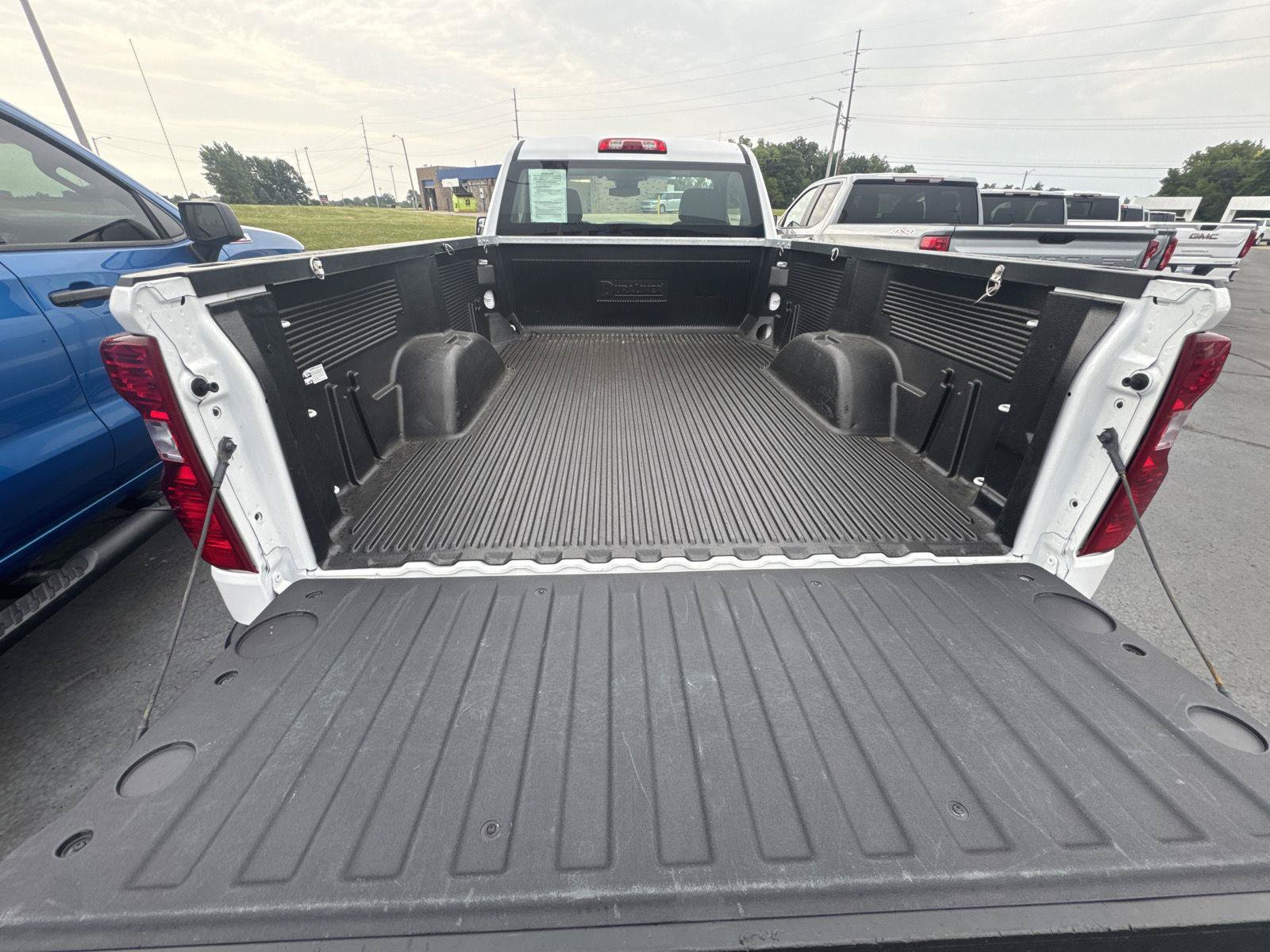 Used 2025 Chevrolet Silverado 1500 W/T RWD image 4