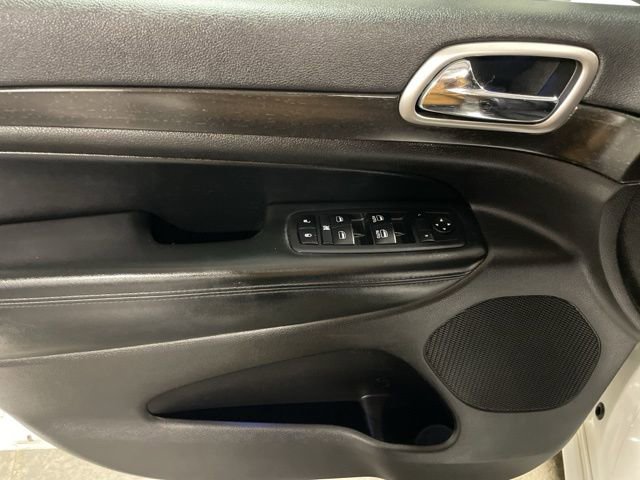 Used 2018 Jeep Grand Cherokee Altitude image 13