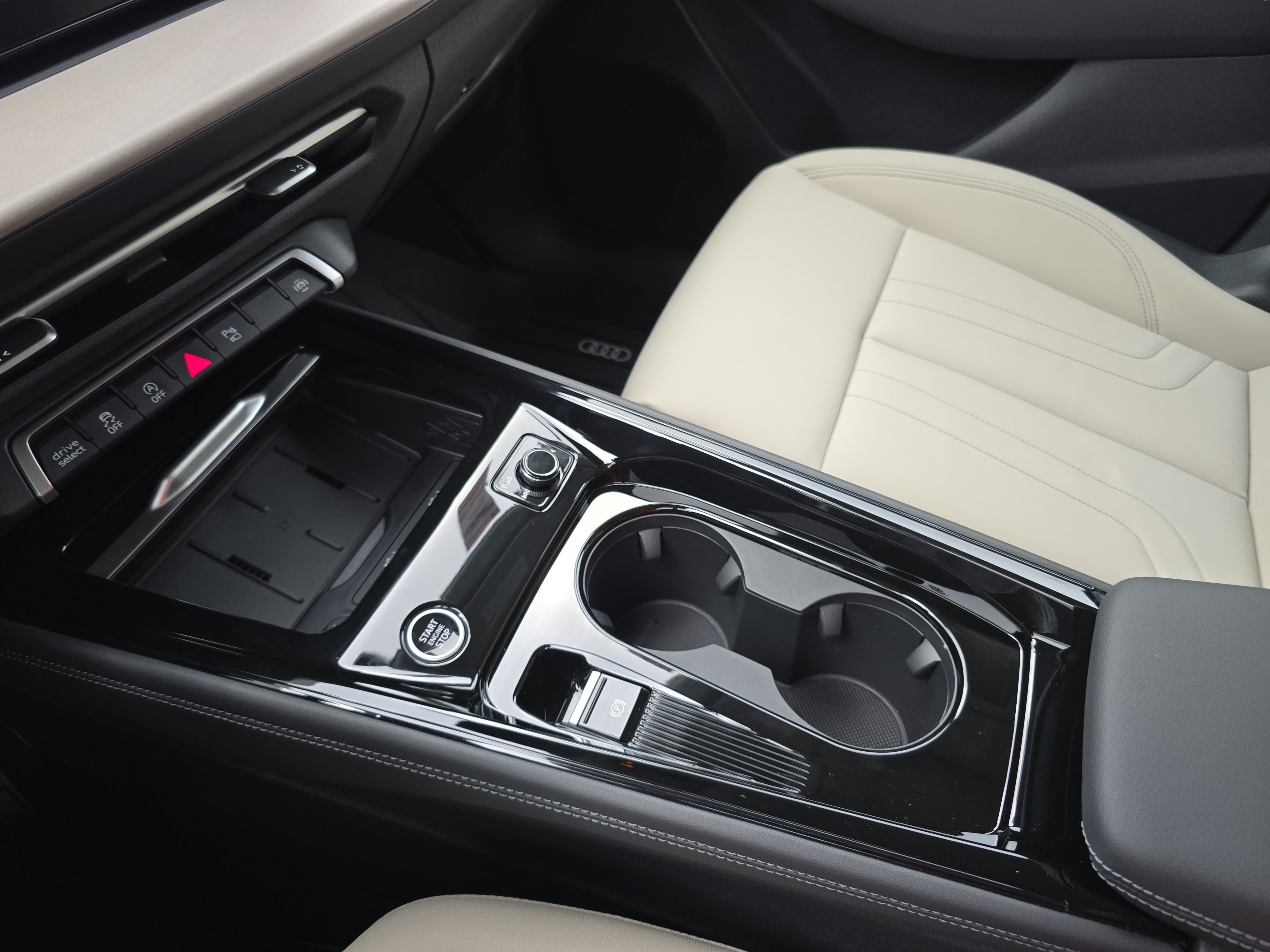 New 2026 Audi Q3 quattro 2.0T AWD/4WD image 25