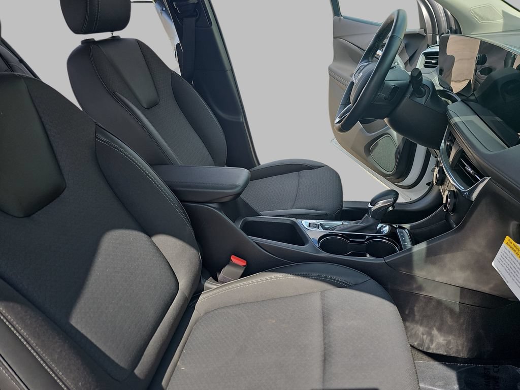 Certified 2024 Buick Encore GX Preferred w/ Comfort Package AWD/4WD image 13