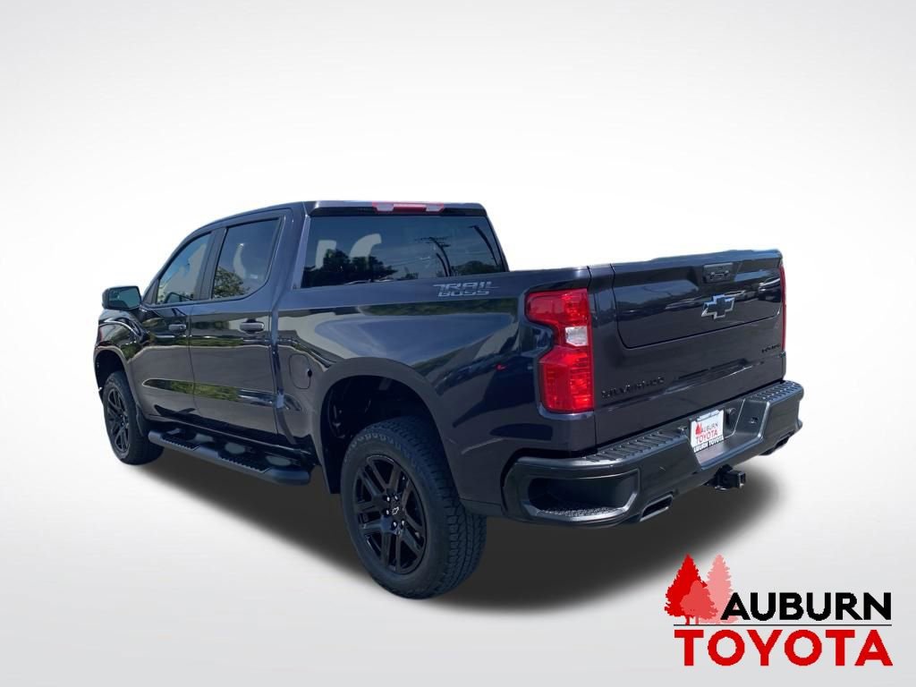 Used 2024 Chevrolet Silverado 1500 Custom Trail Boss w/ Dark Appearance Package AWD/4WD image 5