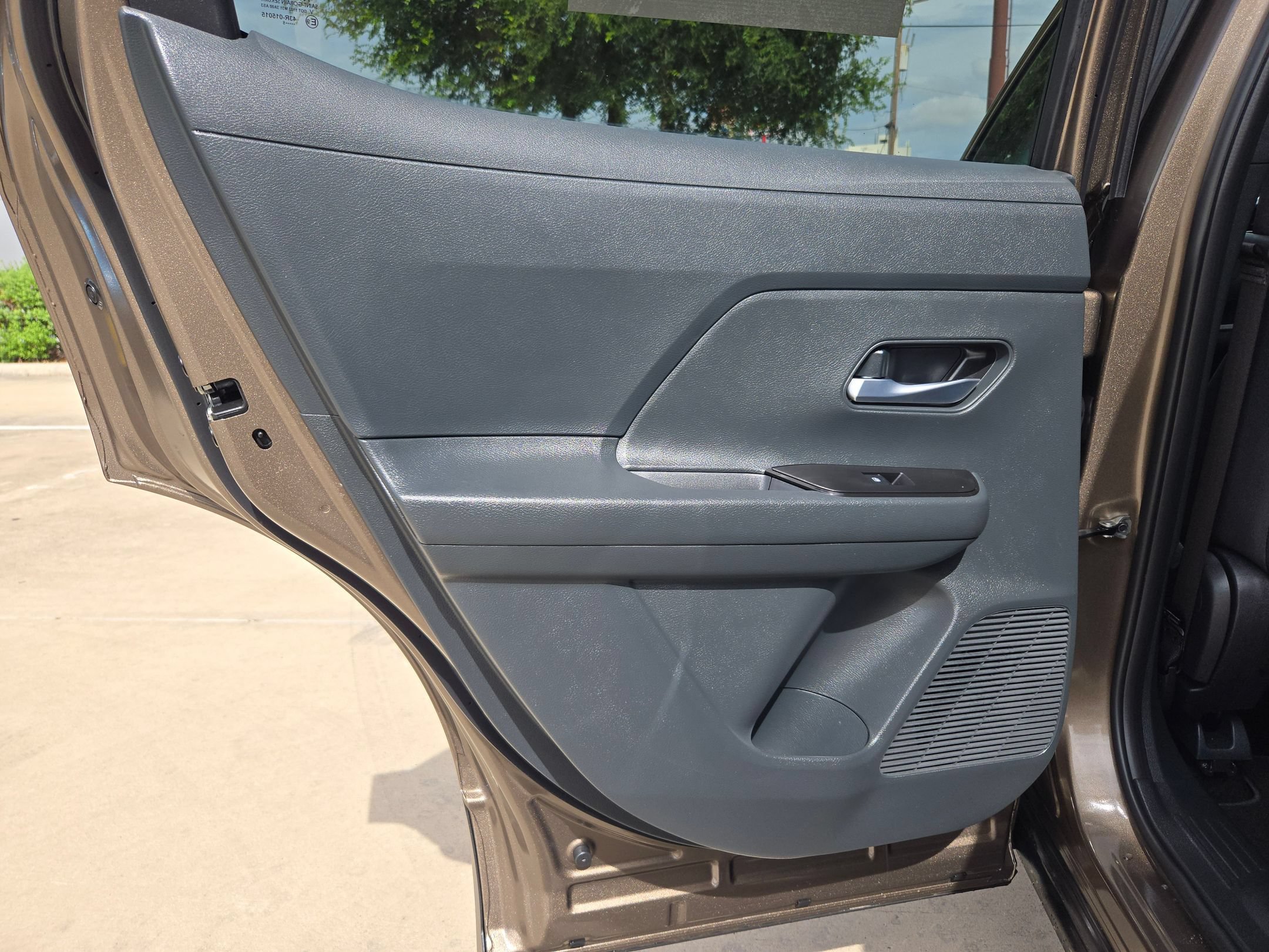 Certified 2025 Nissan Kicks SV FWD image 14