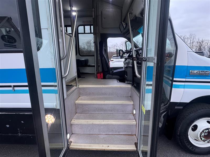 Used 2014 Ford E-450 and Econoline 450 Super Duty w/ Shuttle Bus Prep Package RWD image 32