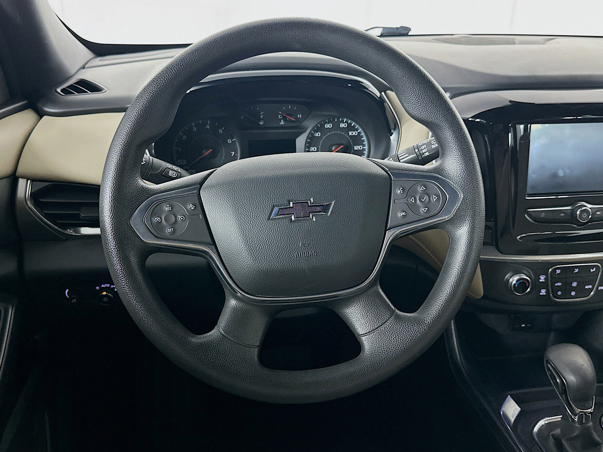 Used 2022 Chevrolet Traverse LS w/ Midnight/Sport Edition FWD image 18