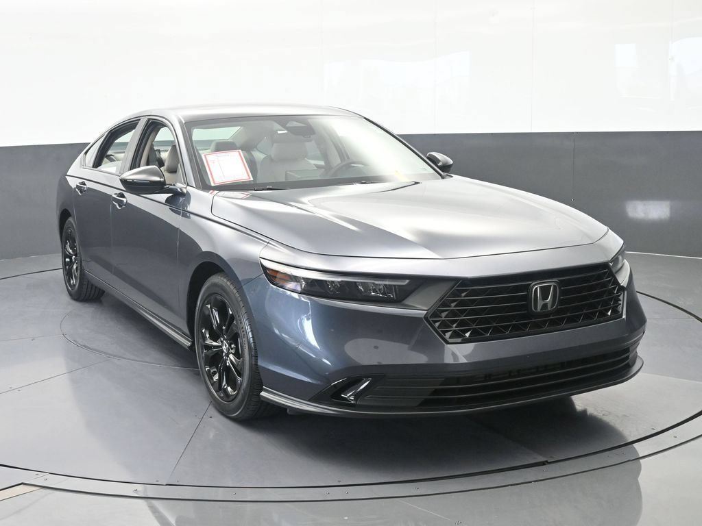 Used 2025 Honda Accord SE image 9