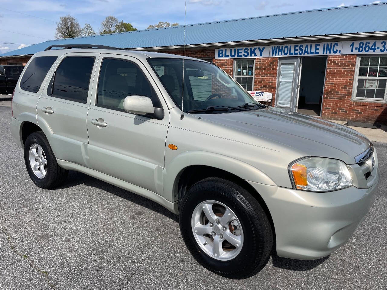 Used 2005 MAZDA Tribute s FWD image 2