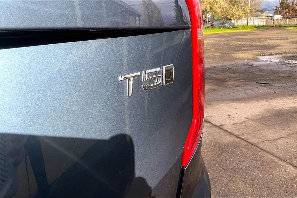 Used 2020 Volvo XC90 T5 Momentum w/ Protection Package Premier image 11