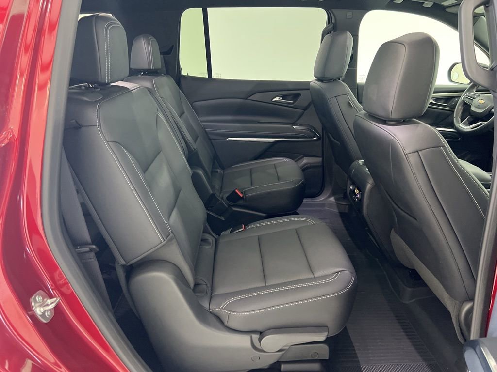 Used 2025 Chevrolet Traverse LT w/ Sun and Wheel Package FWD image 25