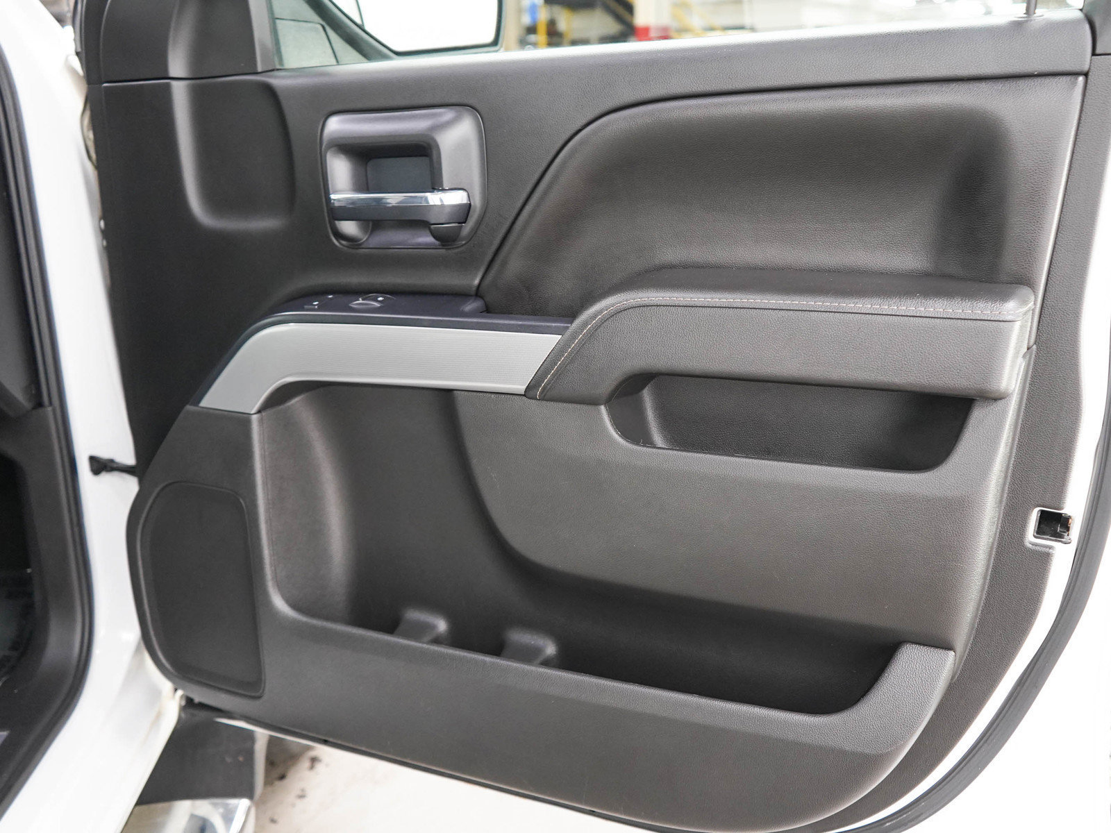 Used 2016 Chevrolet Silverado 1500 LT w/ All Star Edition AWD/4WD image 11