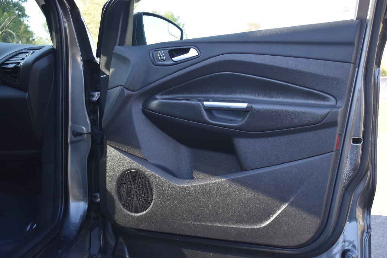 Used 2016 Ford Escape Titanium image 9