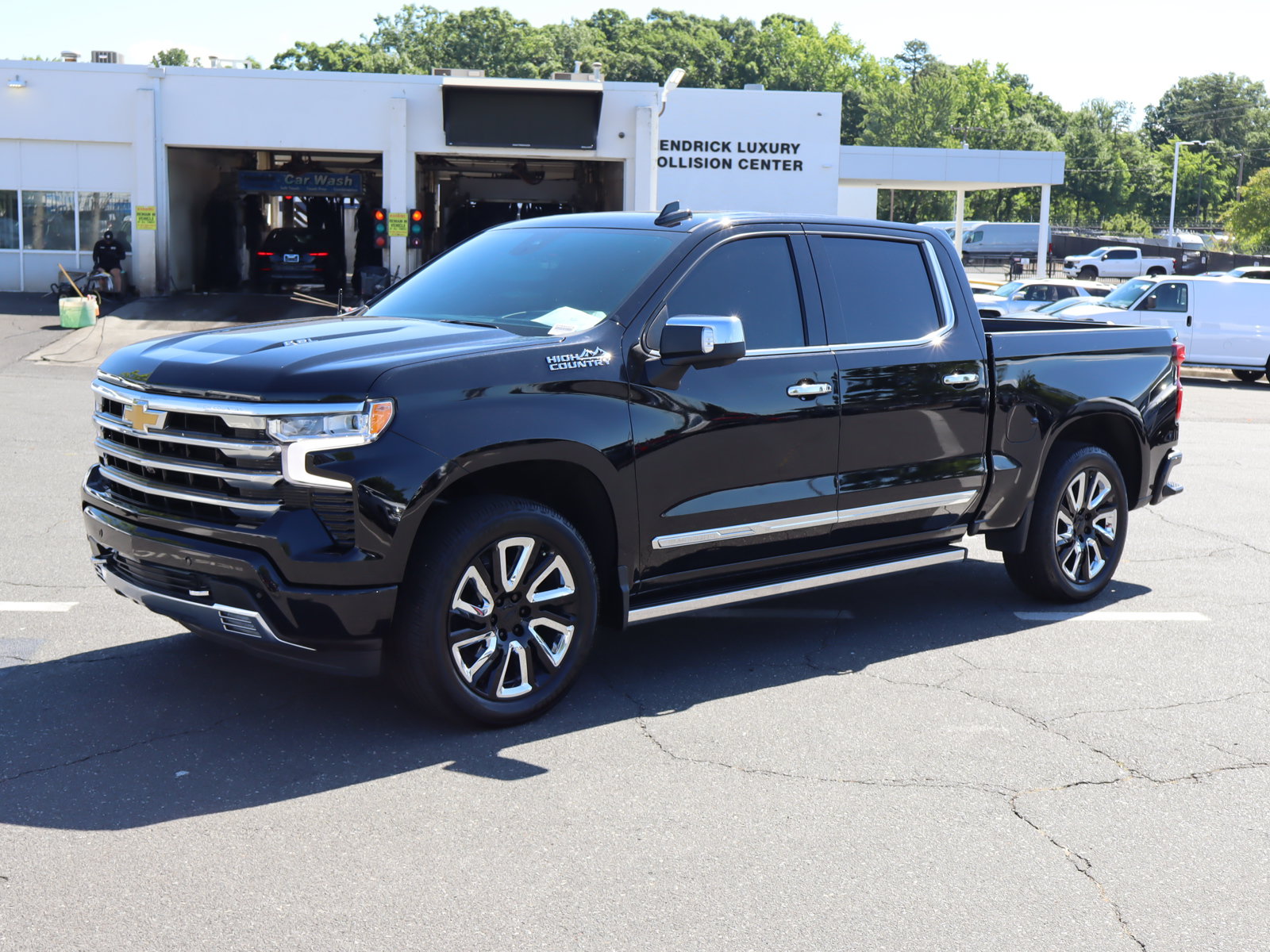 Used 2023 Chevrolet Silverado 1500 High Country w/ Technology Package AWD/4WD image 5