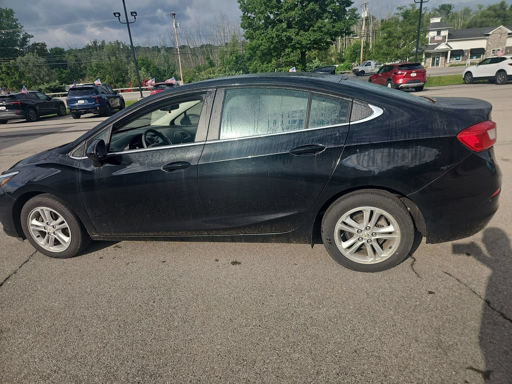 Used 2016 Chevrolet Cruze LT FWD image 9