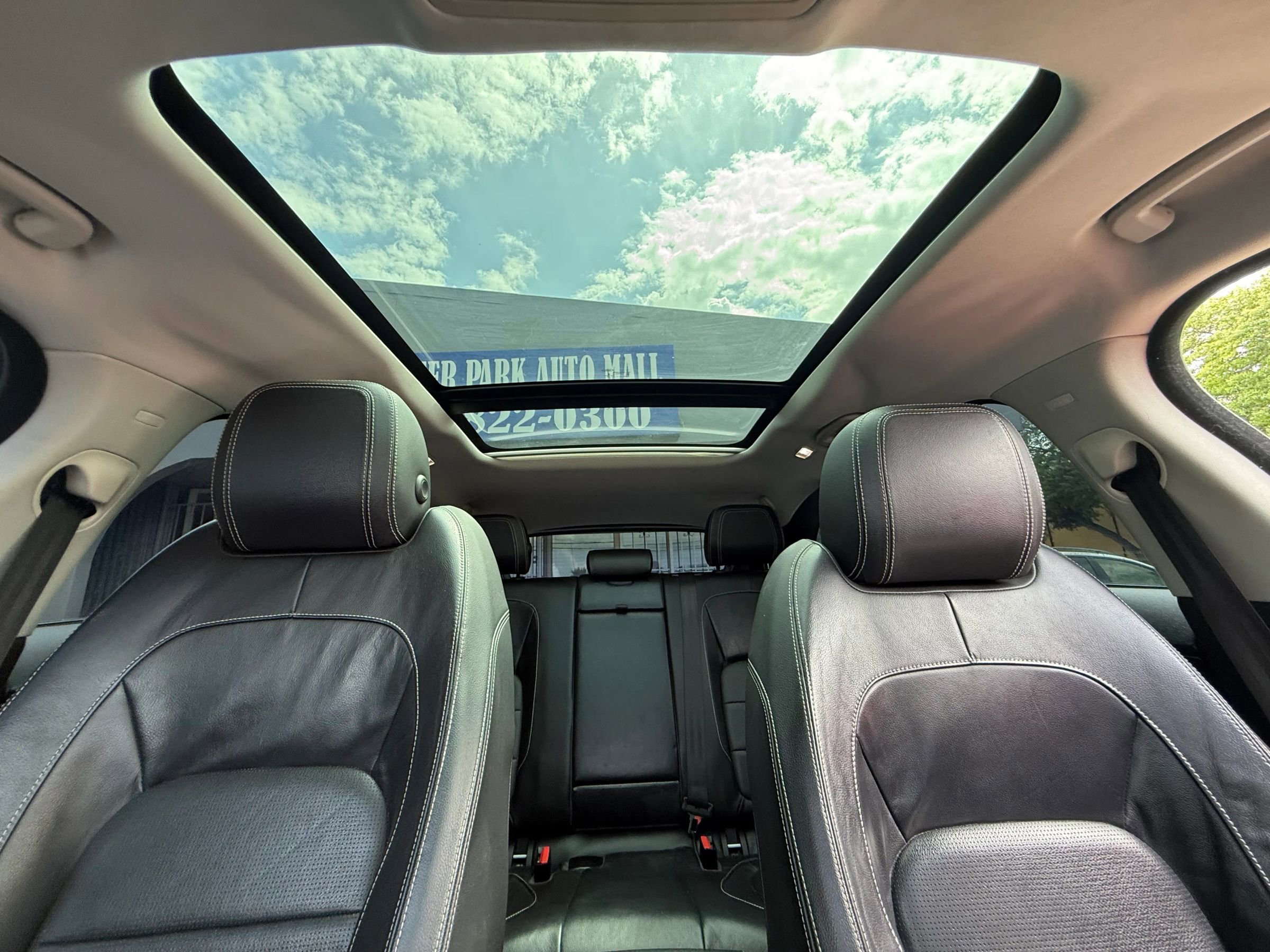 Used 2017 Jaguar F-PACE R-Sport image 14