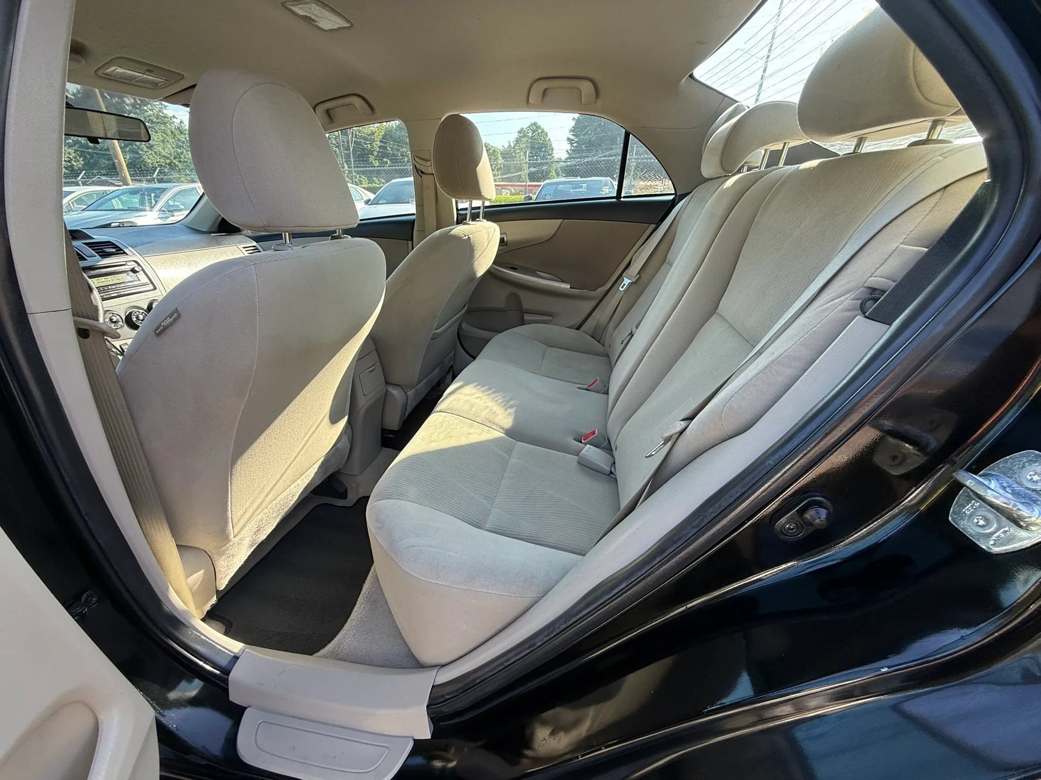 Used 2012 Toyota Corolla LE FWD image 12