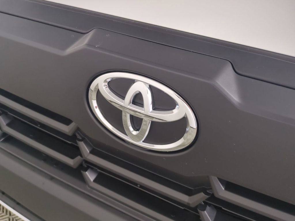 Used 2026 Toyota Corolla Cross L image 13