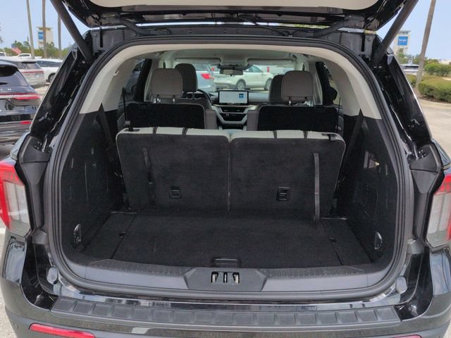 Certified 2025 Ford Explorer Active w/ Active Comfort Package RWD image 13