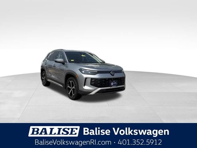 Used 2025 Volkswagen Tiguan SE AWD/4WD image 1