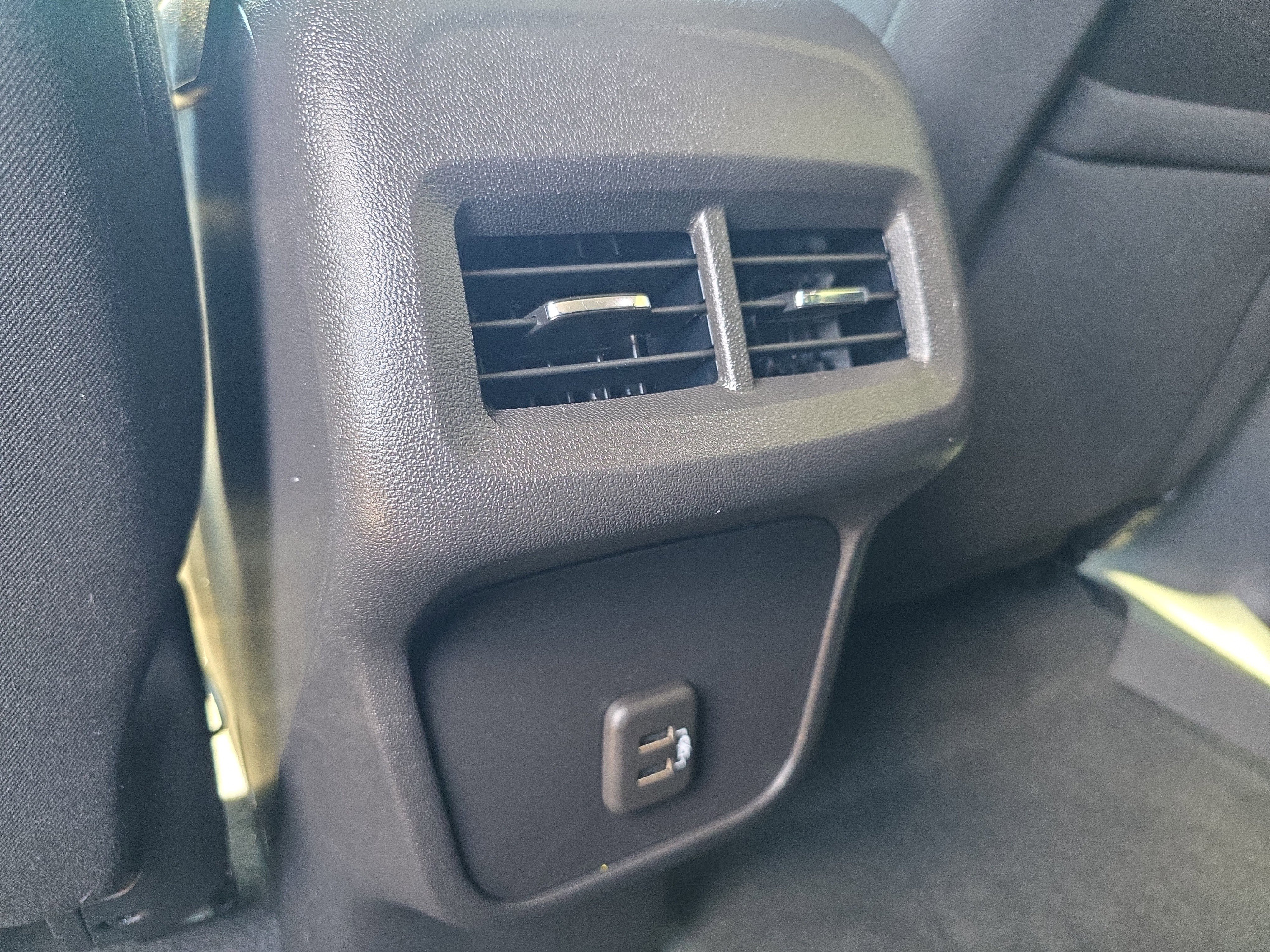 Used 2024 Chevrolet Equinox LT FWD image 18