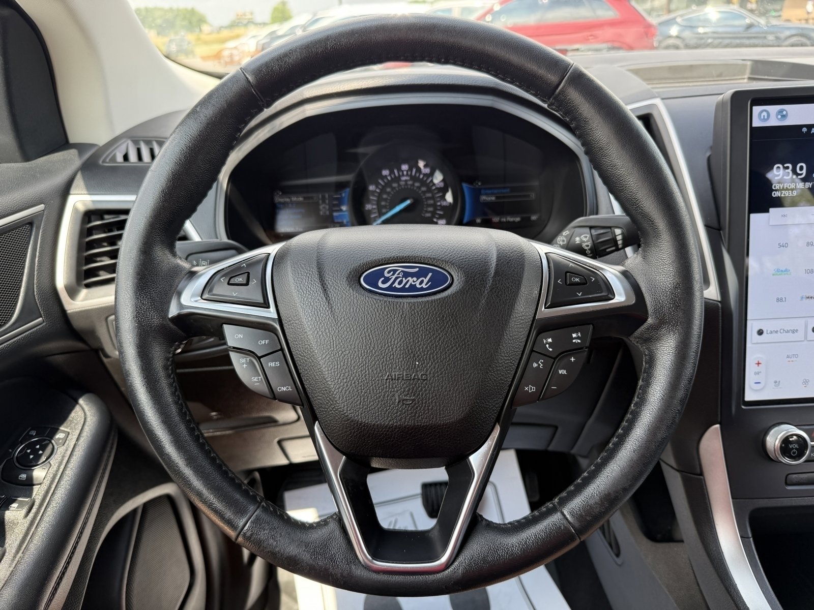 Used 2022 Ford Edge SEL w/ Convenience Package image 18