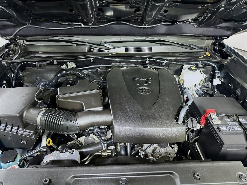 Used 2023 Toyota Tacoma TRD Off-Road image 9