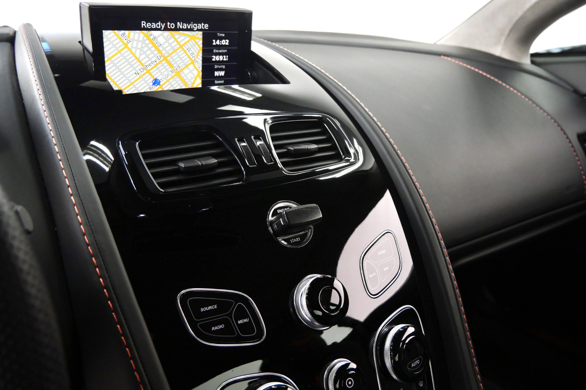 Used 2016 Aston Martin V8 Vantage GT RWD image 17