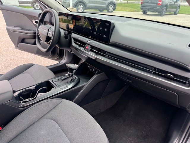 Used 2025 Kia K4 LXS image 34