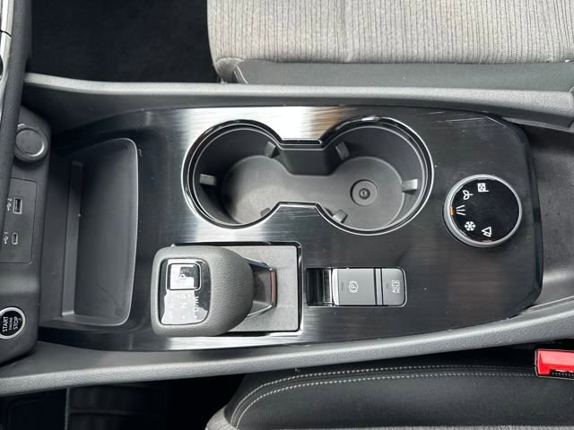 Used 2022 Nissan Rogue SV image 19