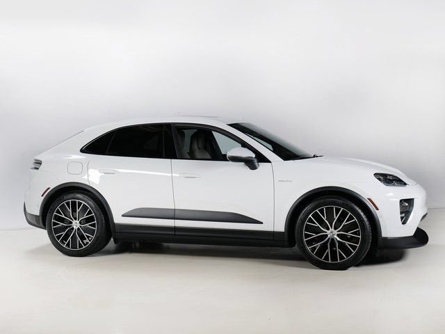 New 2026 Porsche Macan 4 Electric AWD/4WD image 8