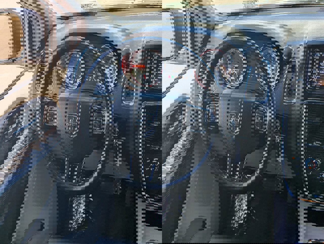 Used 2019 Dodge Grand Caravan SXT image 13