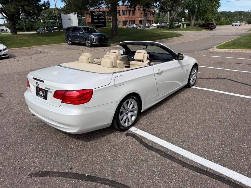 Used 2012 BMW 328i Convertible RWD image 18