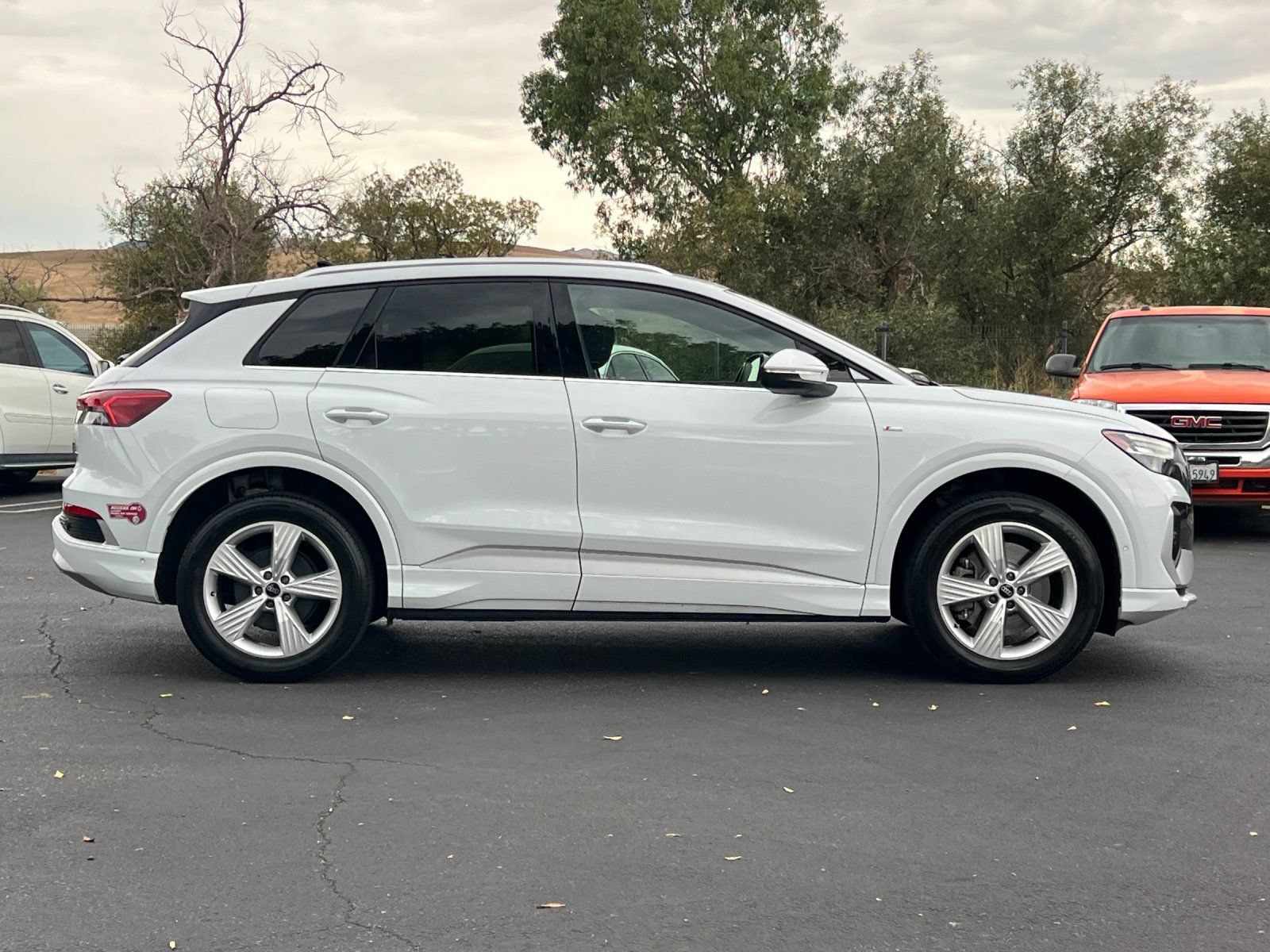 Used 2024 Audi Q4 e-tron Prestige AWD/4WD image 7