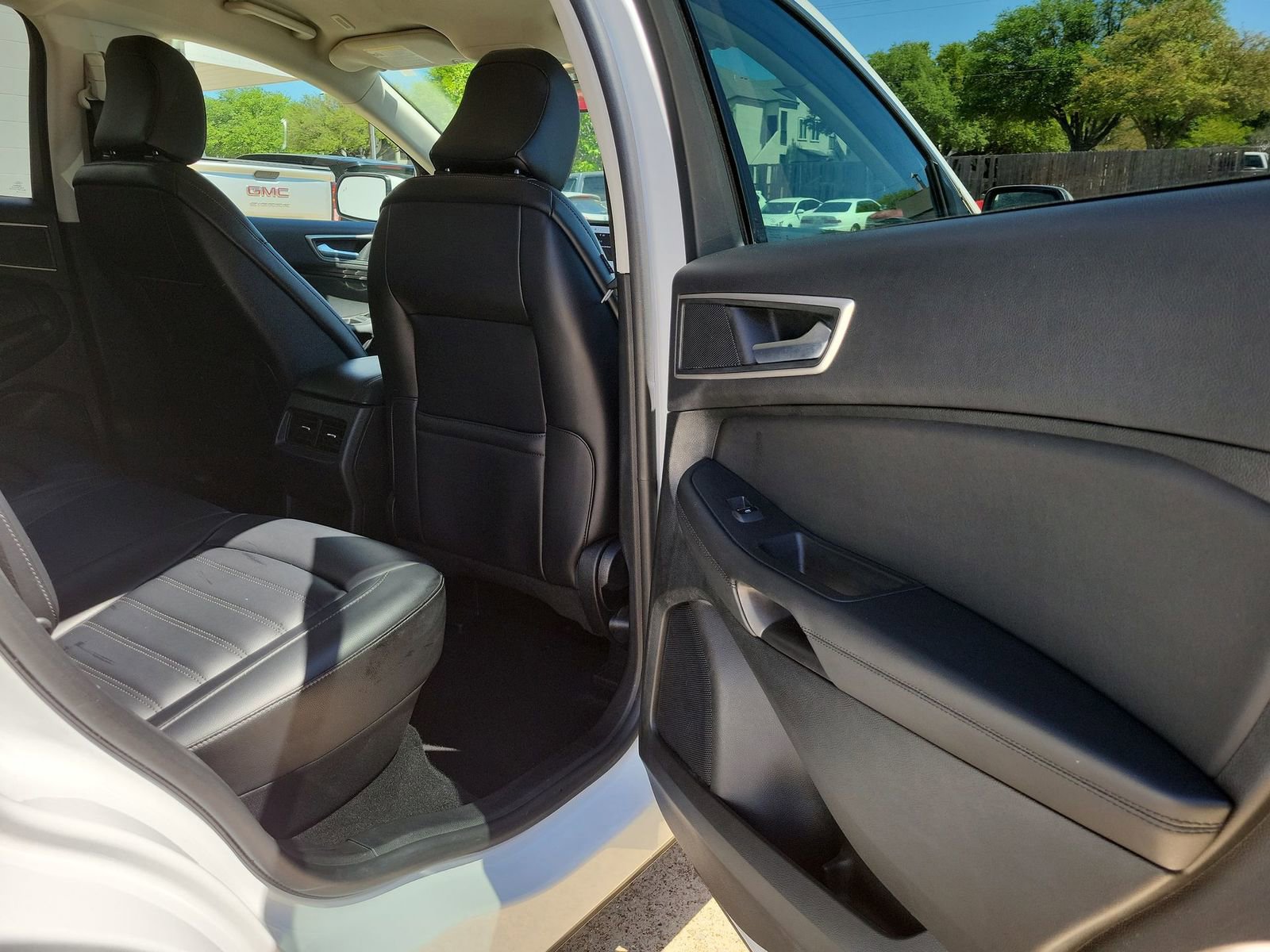 Used 2024 Ford Edge SEL image 25