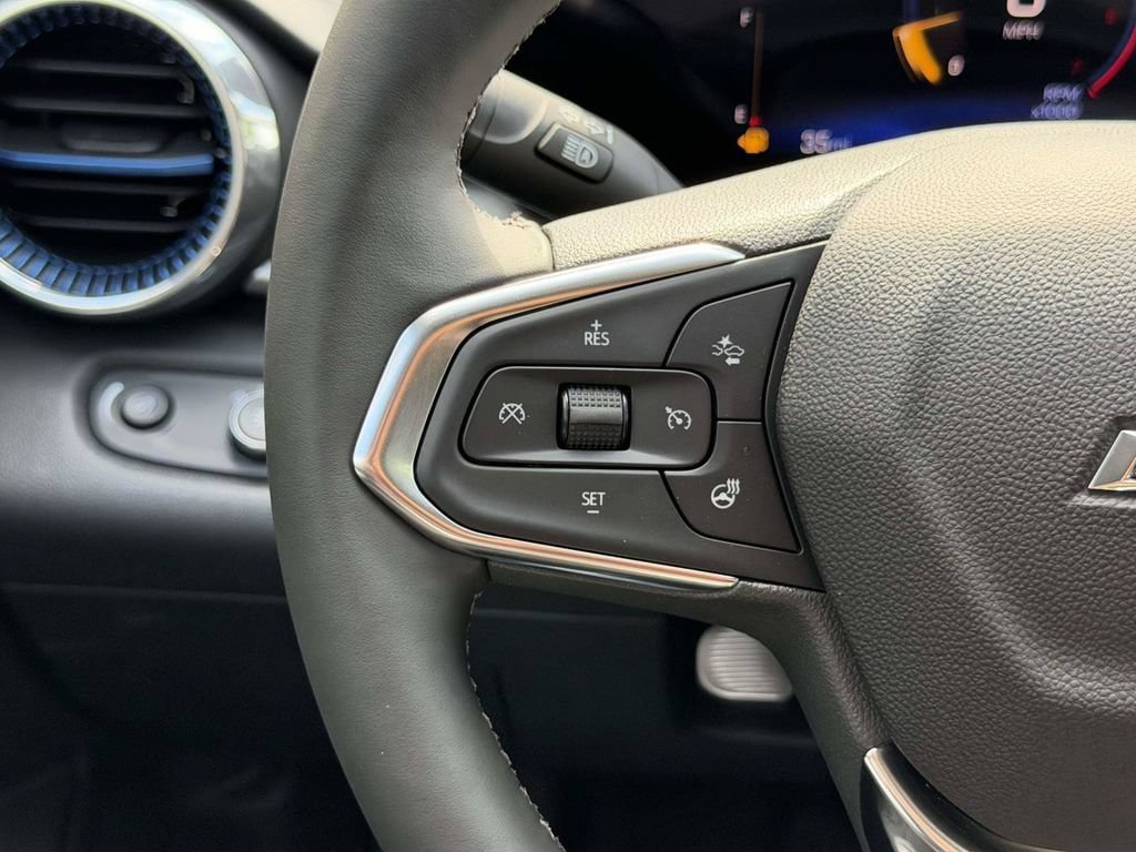 New 2026 Chevrolet Trax LT w/ Driver Confidence Package FWD image 9