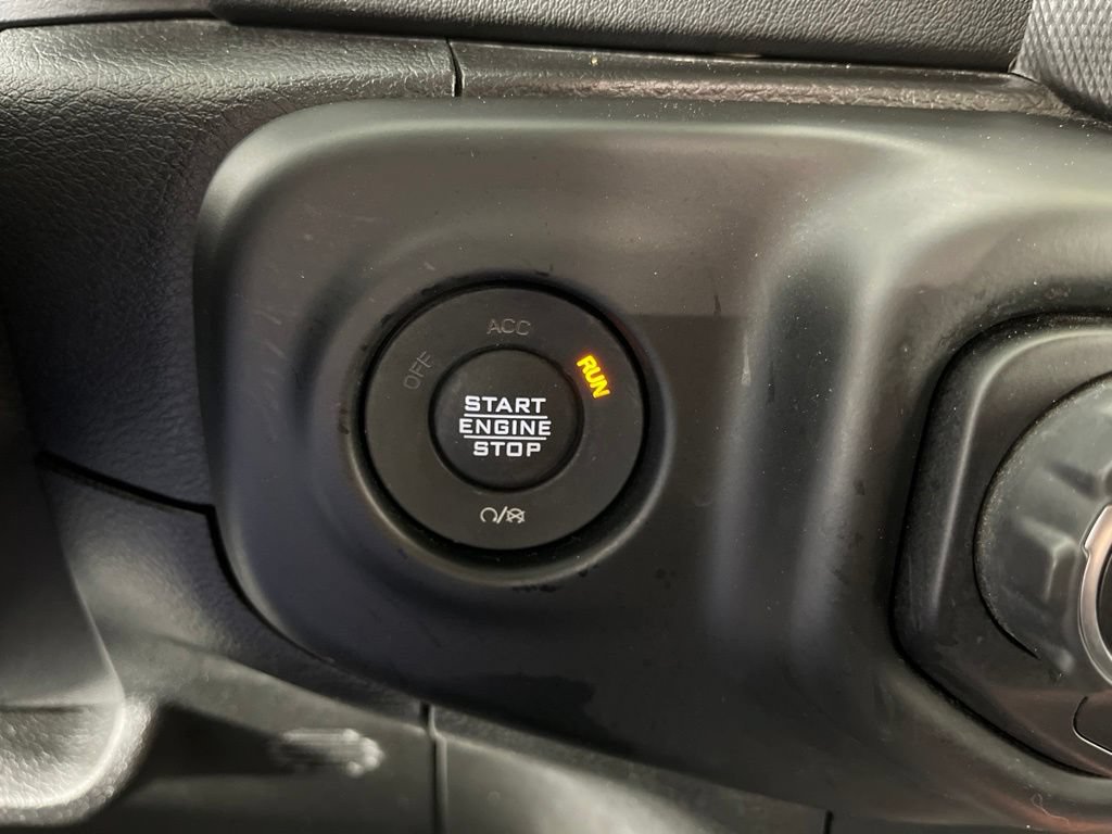 Used 2021 Jeep Wrangler Unlimited Sahara w/ Cold Weather Group AWD/4WD image 32