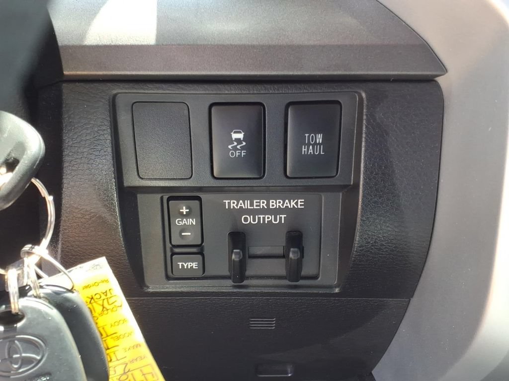 Used 2016 Toyota Tundra SR5 w/ SR5 Upgrade Package RWD image 12