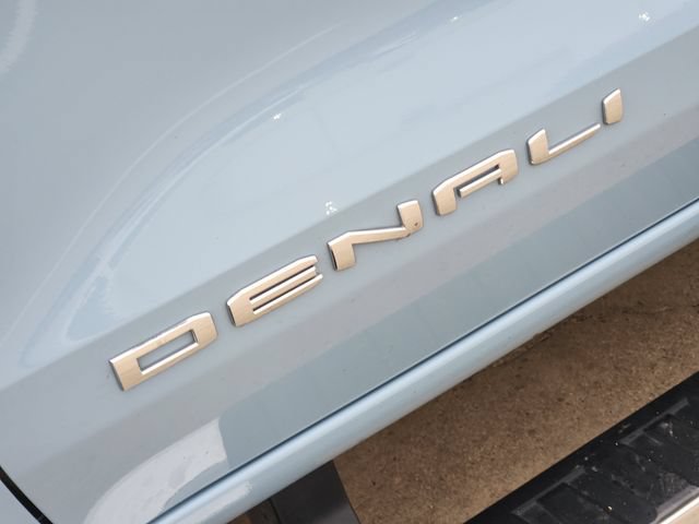 Used 2025 GMC Canyon Denali AWD/4WD image 9
