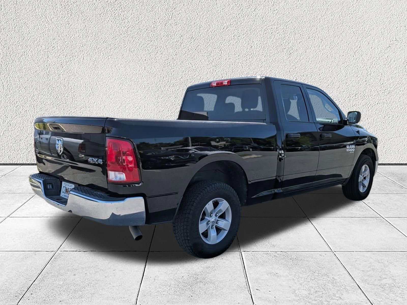 Used 2024 RAM 1500 Classic SLT AWD/4WD image 3