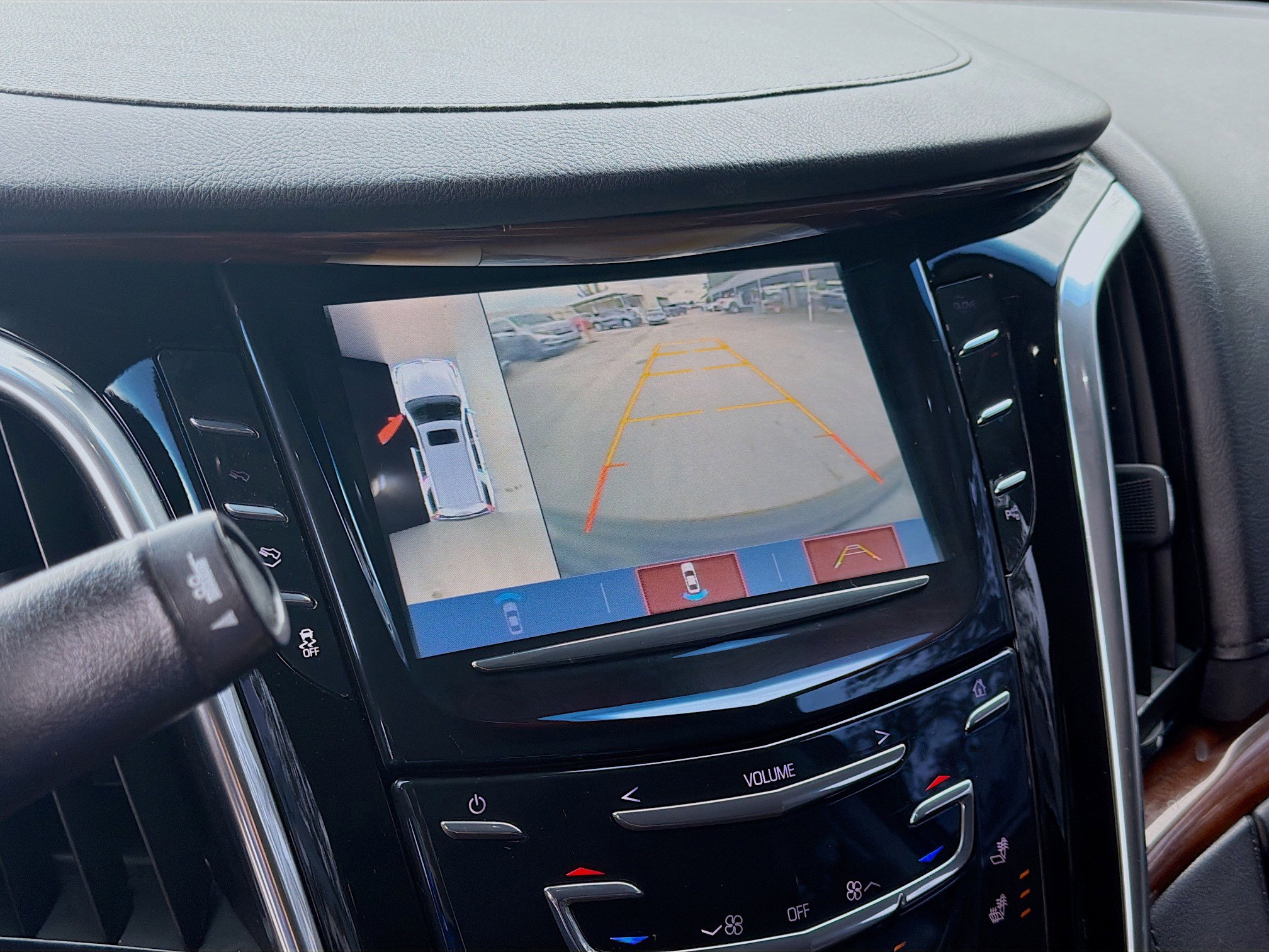 Used 2018 Cadillac Escalade Premium Luxury image 11