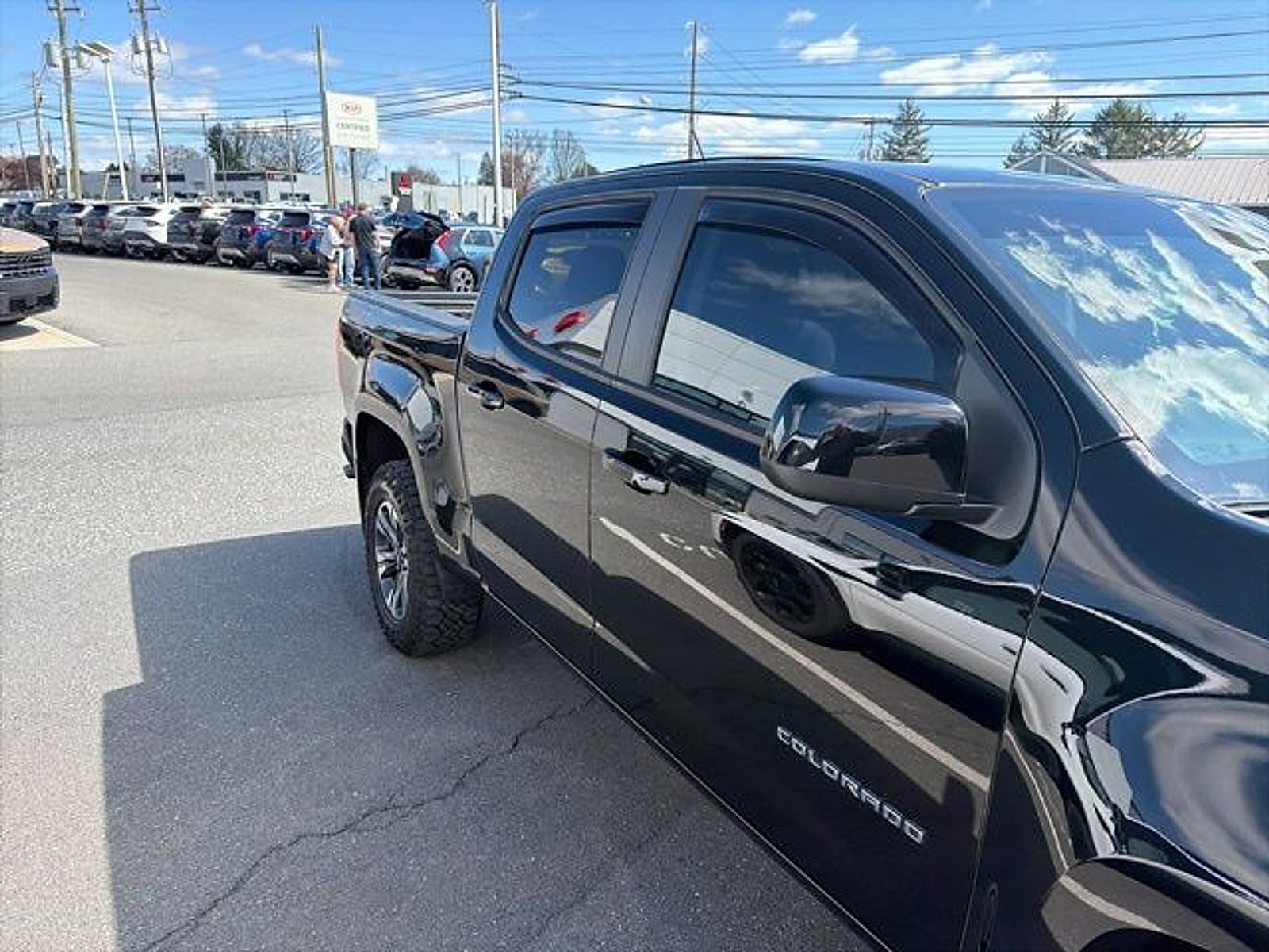 Used 2021 Chevrolet Colorado Z71 AWD/4WD image 3