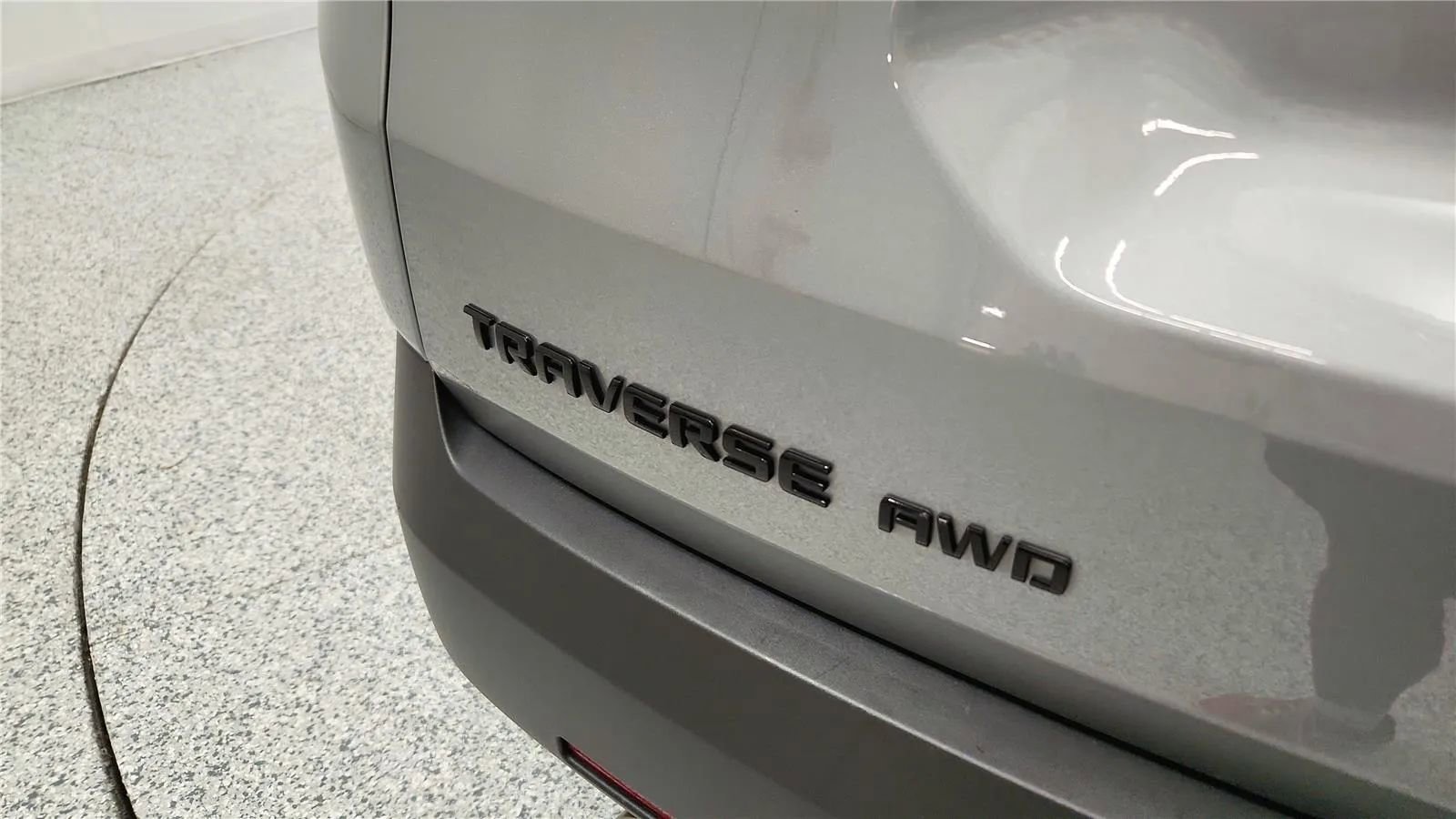 Used 2023 Chevrolet Traverse LT w/ Midnight/Sport Edition image 17