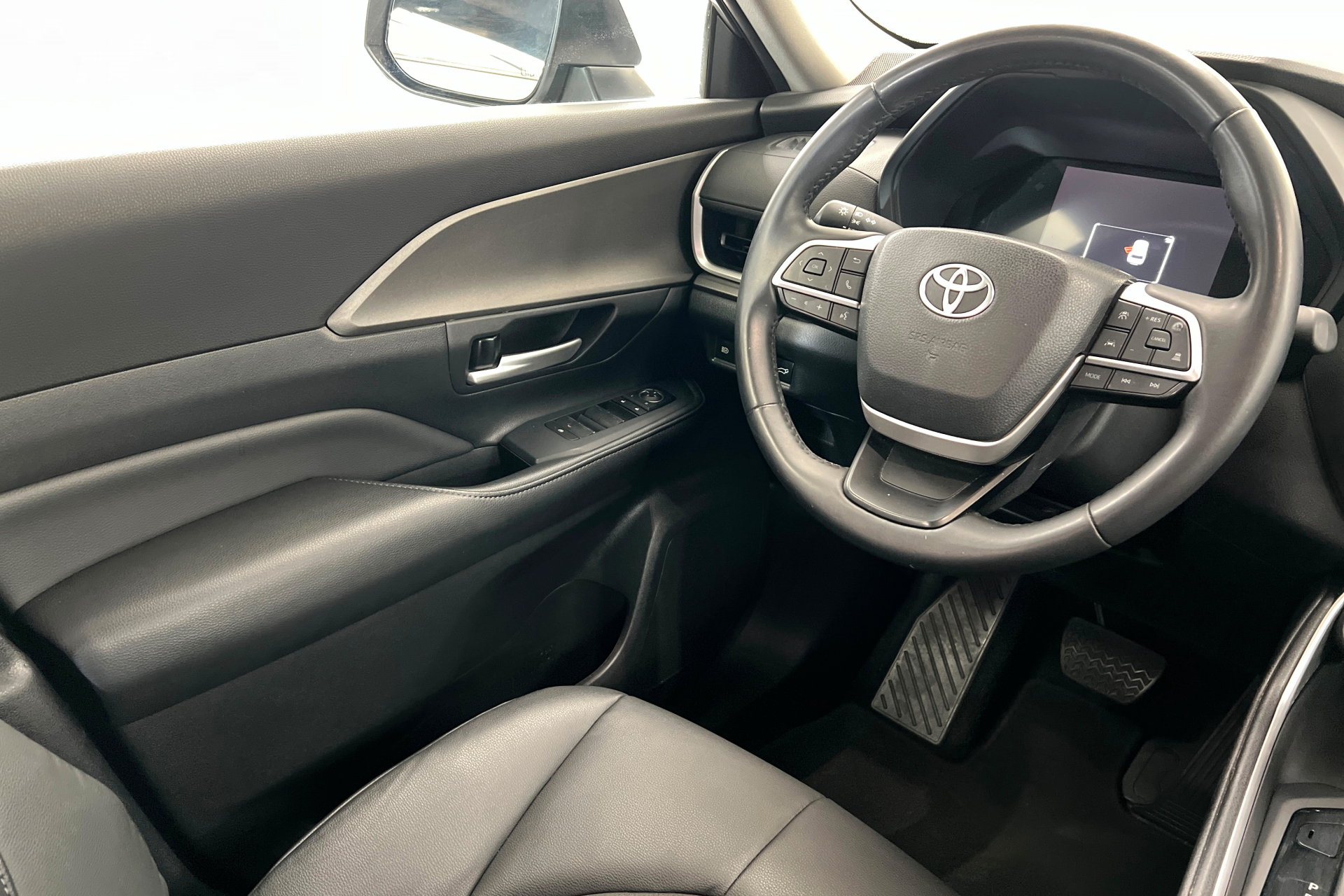 Certified 2025 Toyota Grand Highlander AWD image 12
